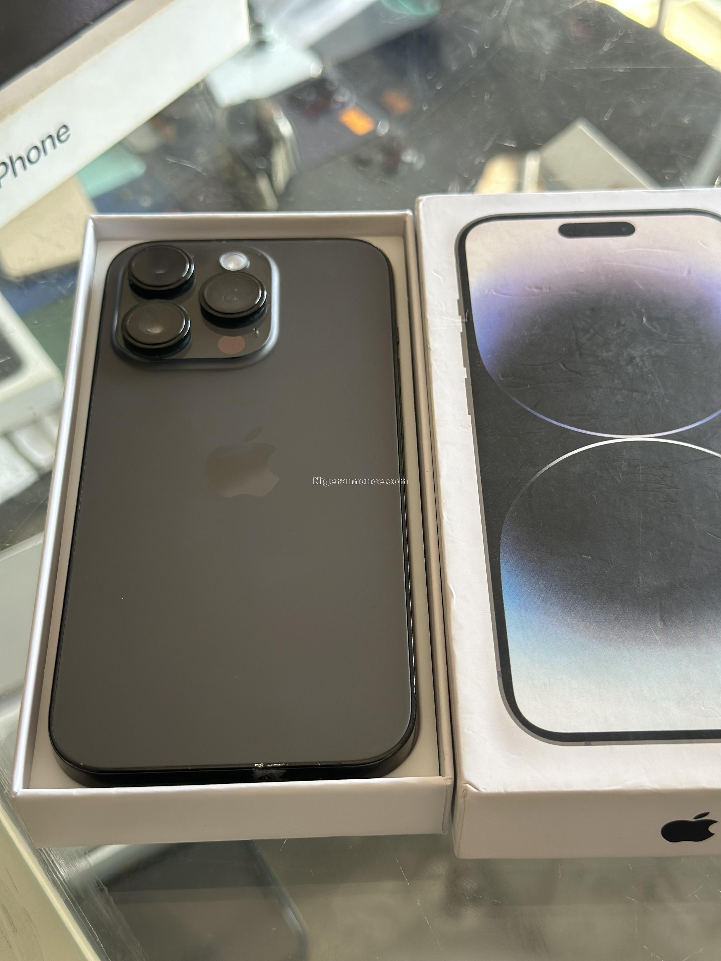 Des iphones: 15 pro max , 14 pro max et 14 pro 256g très propres - Niamey