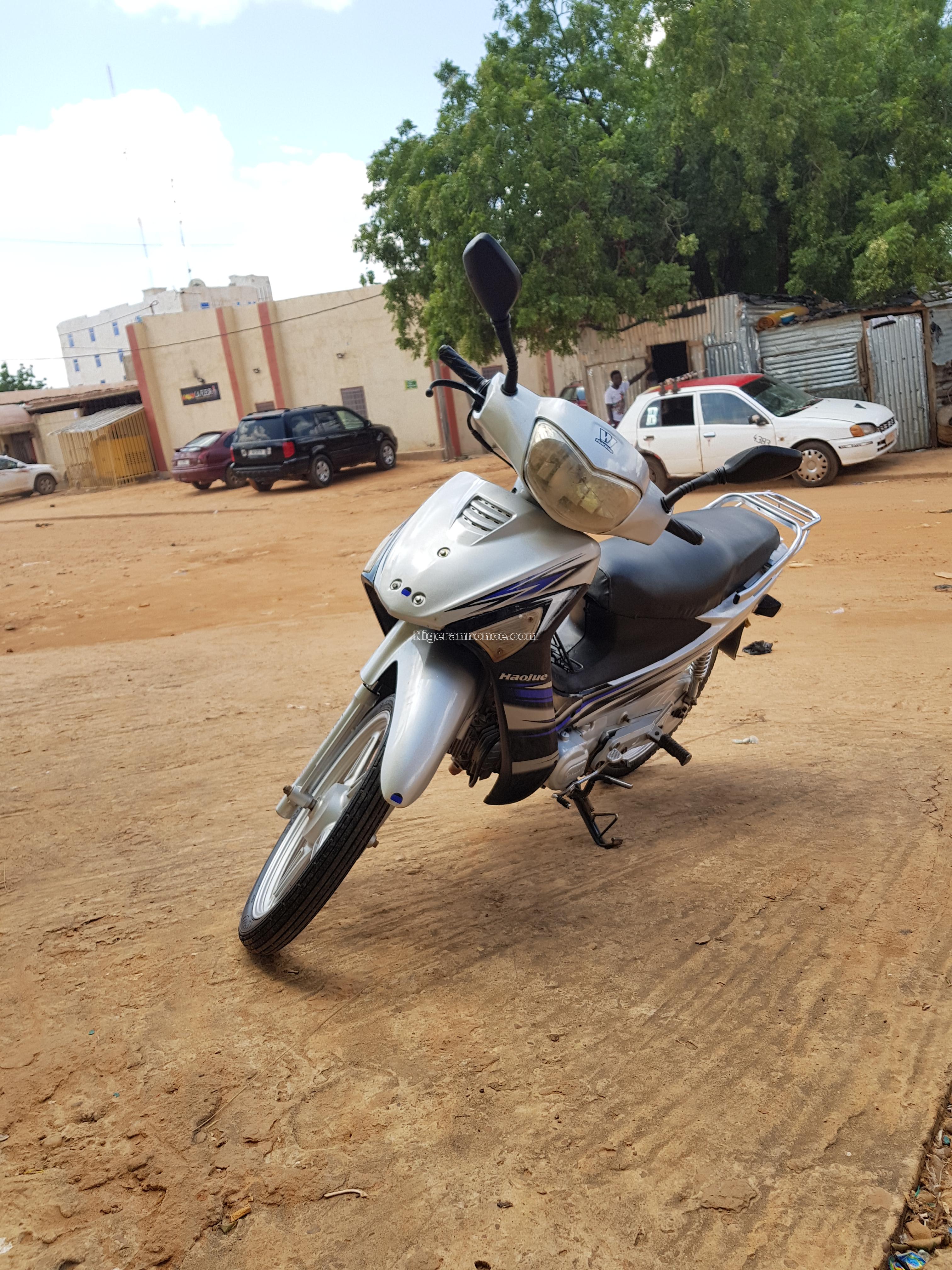 Moto Haojue lucky très bonne occasion avec la Douane comme papier - Niamey