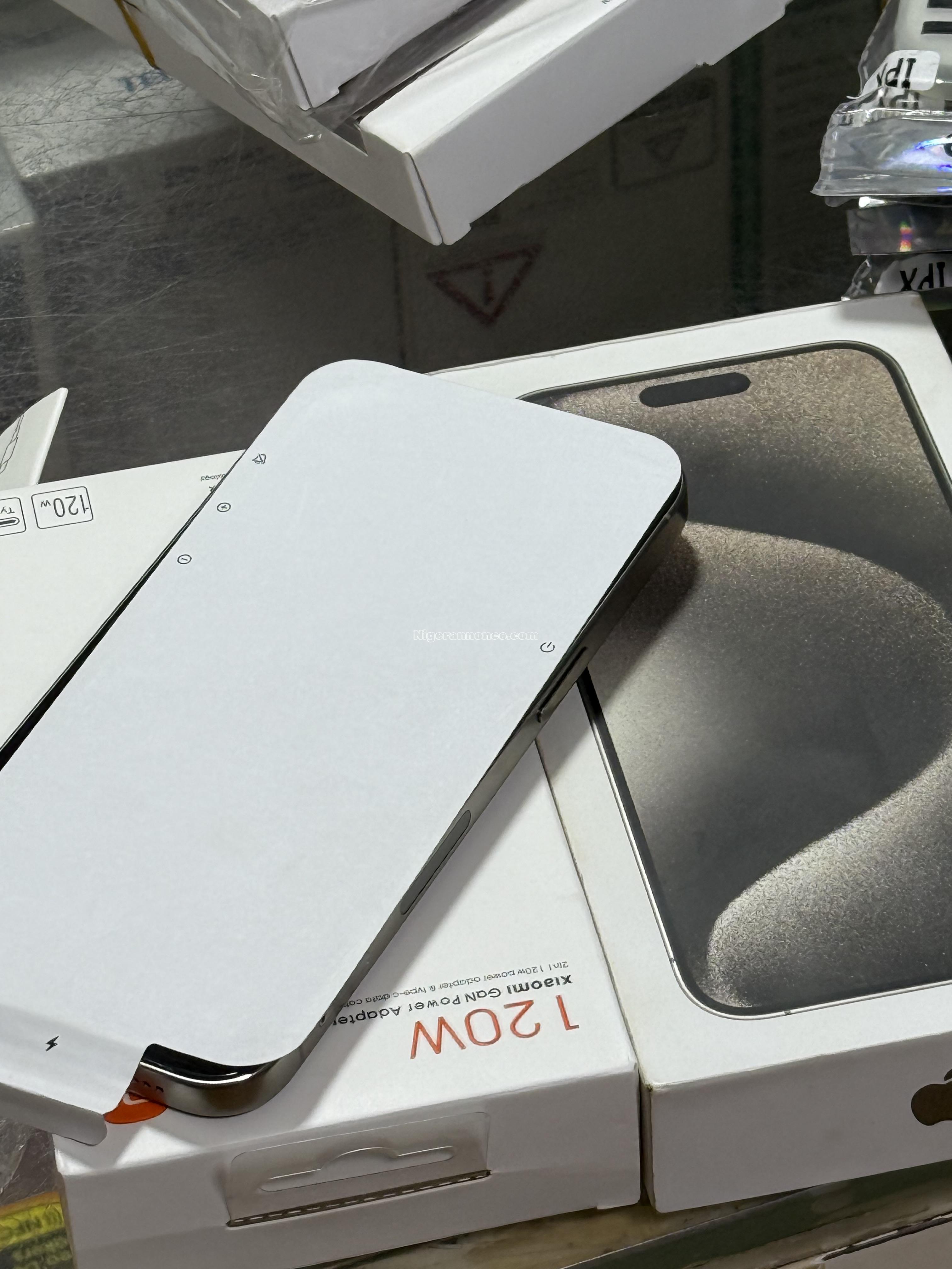 iPhone 15 pro max 256g batterie 100% clean - Niamey