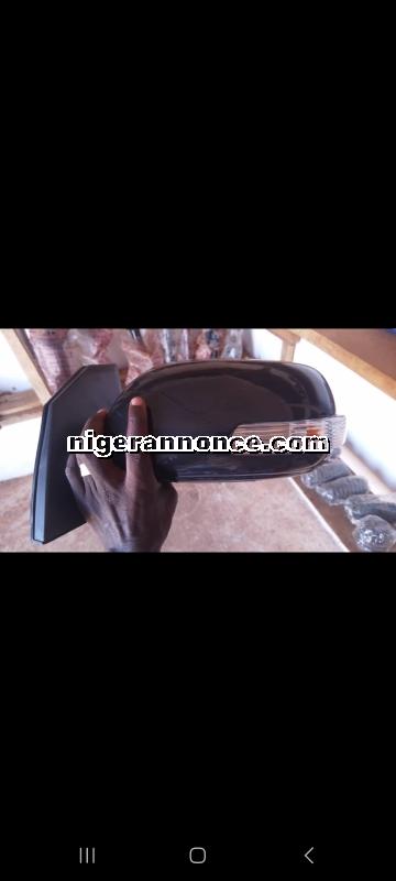 rétroviseurs et feu rouge arrière - Niamey