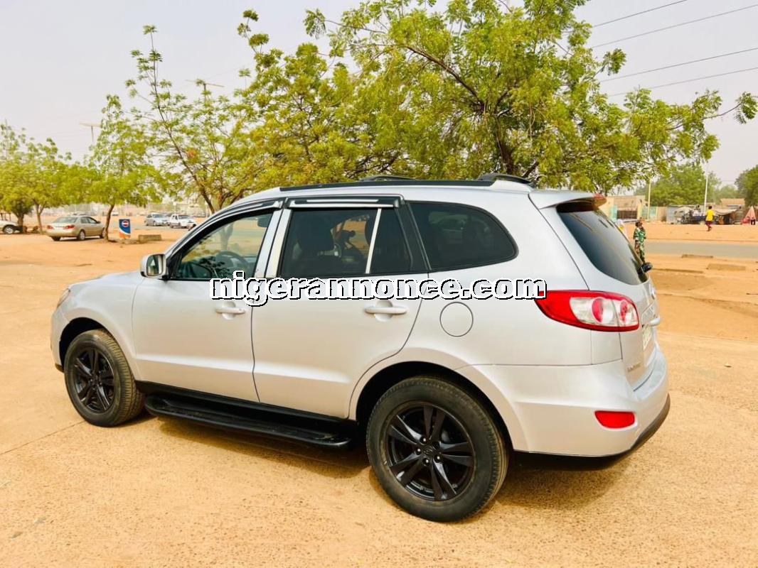 Ne ratez pas cette opportunité - Hyundai Santa Fe 2011 - V6 Automatique - Niamey